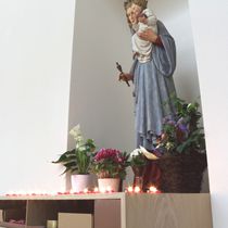 (2015-09) Propsteikirche Leipzig - Sockel Marienstatue 294