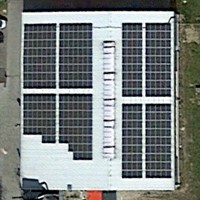 (2015-05) Photovoltaik-Paneele auf dem Werkstattdach